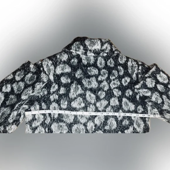 EUC Loft SZ M dark/light gray coat w/exposed silver zipper, 2 front pockets. - Picture 8 of 10